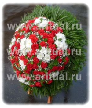 Заказать траурный венок из живых цветов, по специальной цене. Бесплатная доставка по Москве.
